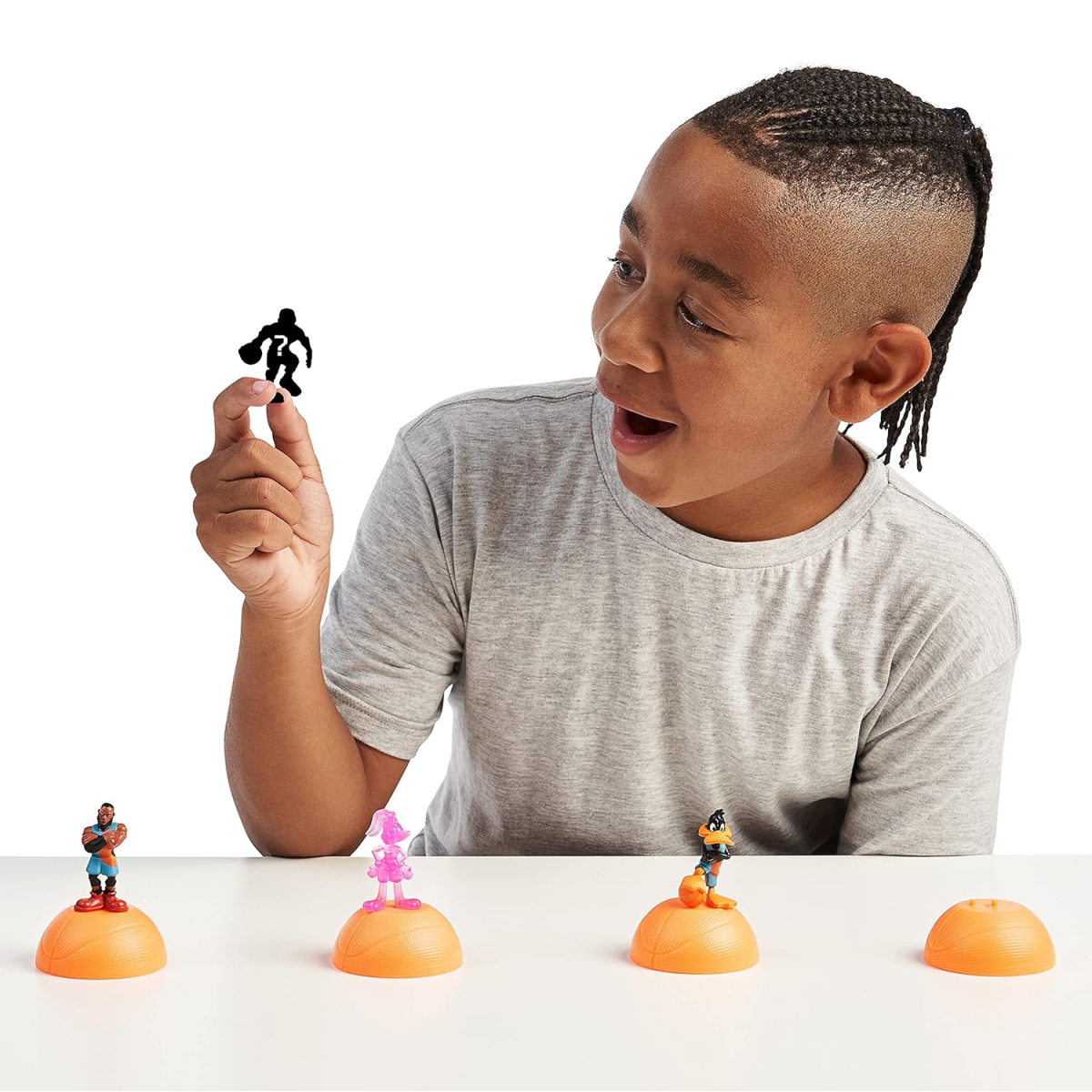 Space Jam A New Legacy Figures Lebron, Daffy Duck, Lola Bunny & 1 Mystery 4 Pack