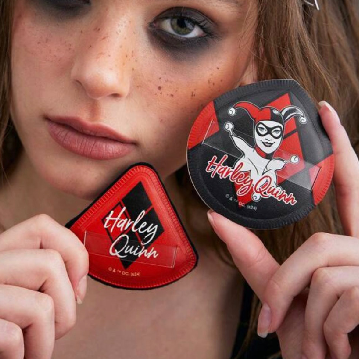 Harley Quinn D.C. Comics Makeup Powder Puff 2pc Set Soft Cartoon New Lot