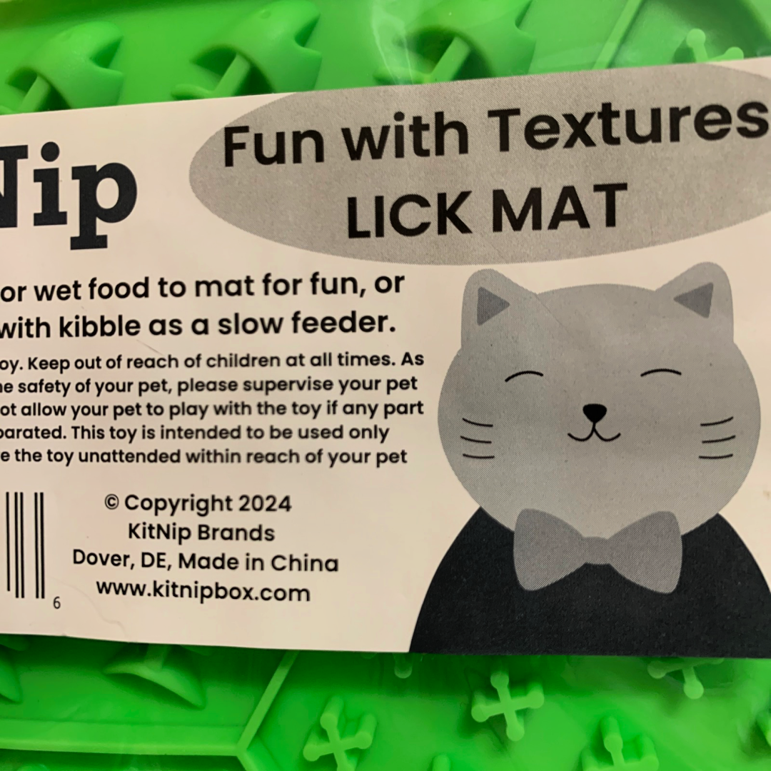 KitNip Box Kitty Cat Texture Lick Mat Mealtime Sensory New with Suction Cups