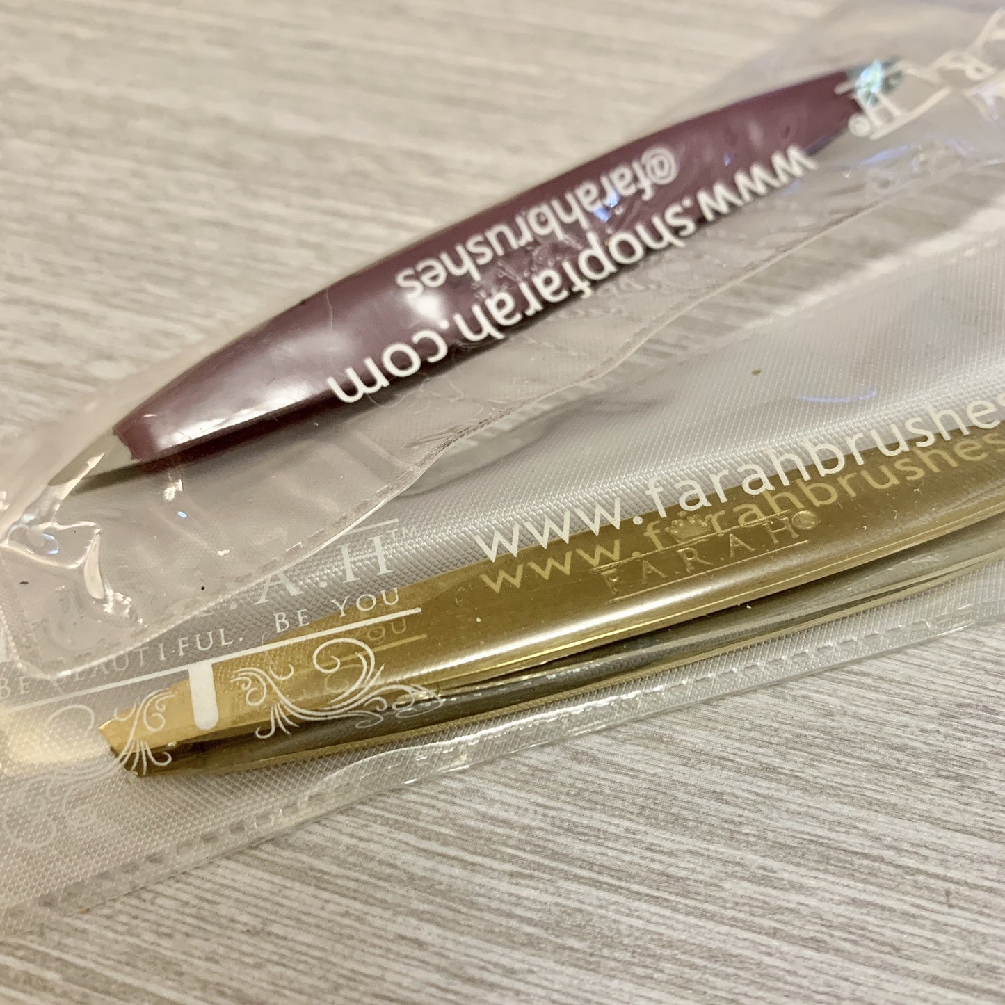 F.A.R.A.H. Z Lot Of 2 Tweeze Dual Ended Tweezers by Farah Brushes Sealed