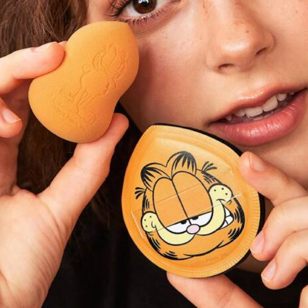 Garfield Makeup Powder Puff & Sponge 2pc Set Soft Teardrop Cartoon Orange Cat