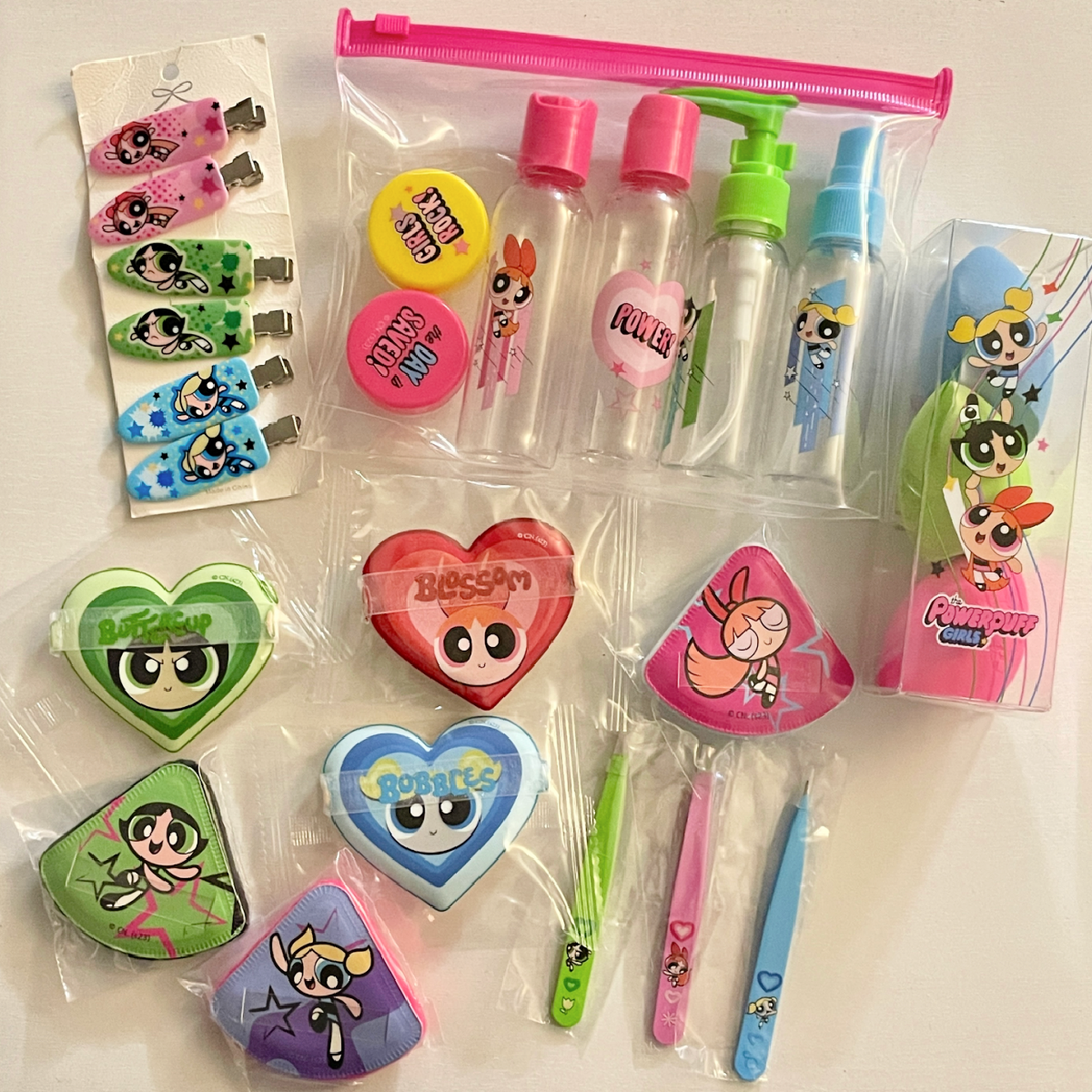 Powerpuff Girls 25pc Lot Travel Bottles, Sponges, Puffs, Tweezers, Hair Clips