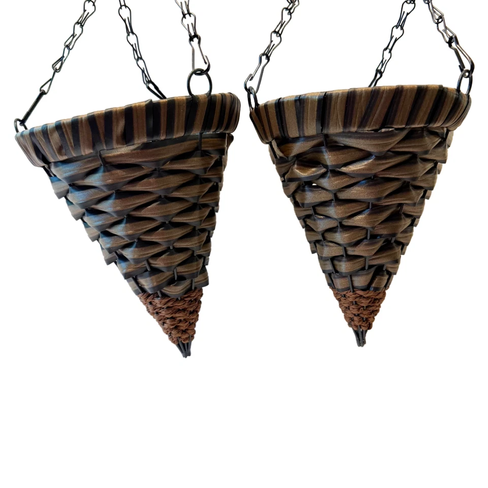 Resin Rattan Set of 2 Cone Hanging Planter Baskets Indoor & Outdoor Crafts NWOT
