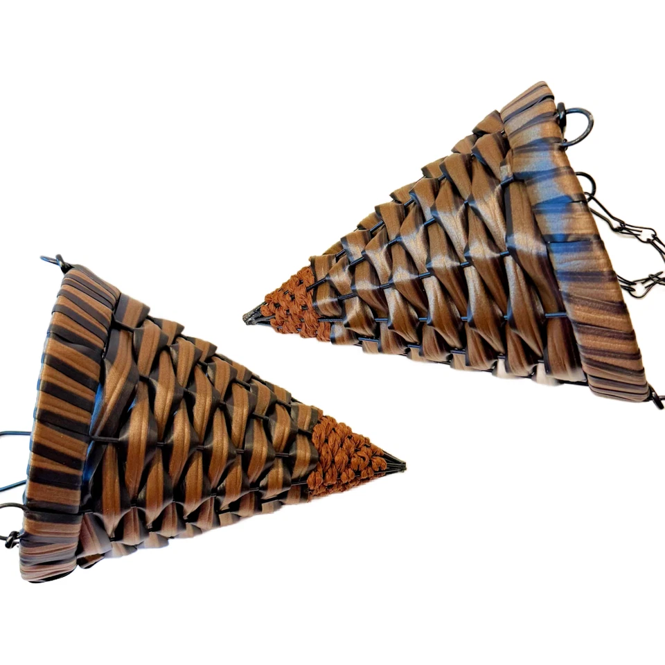 Resin Rattan Set of 2 Cone Hanging Planter Baskets Indoor & Outdoor Crafts NWOT