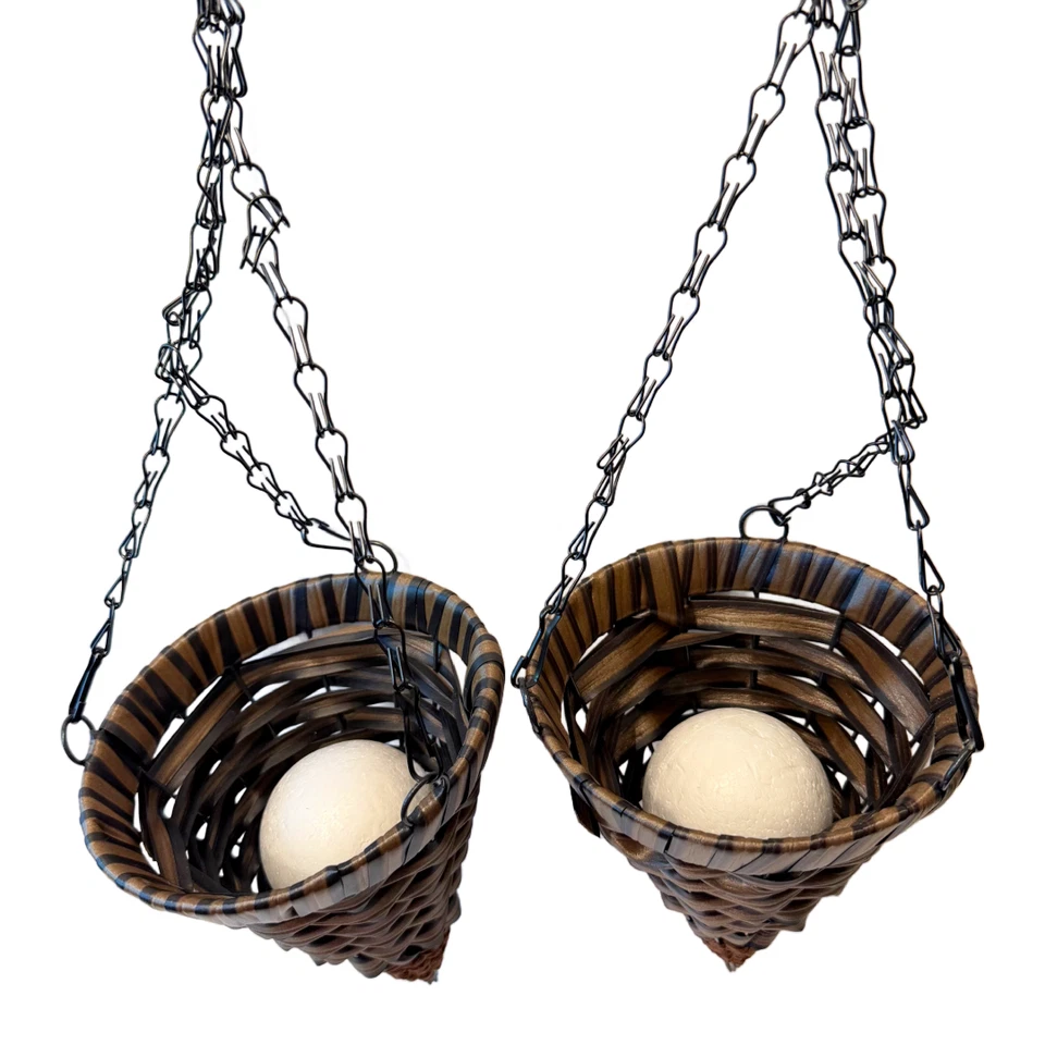 Resin Rattan Set of 2 Cone Hanging Planter Baskets Indoor & Outdoor Crafts NWOT