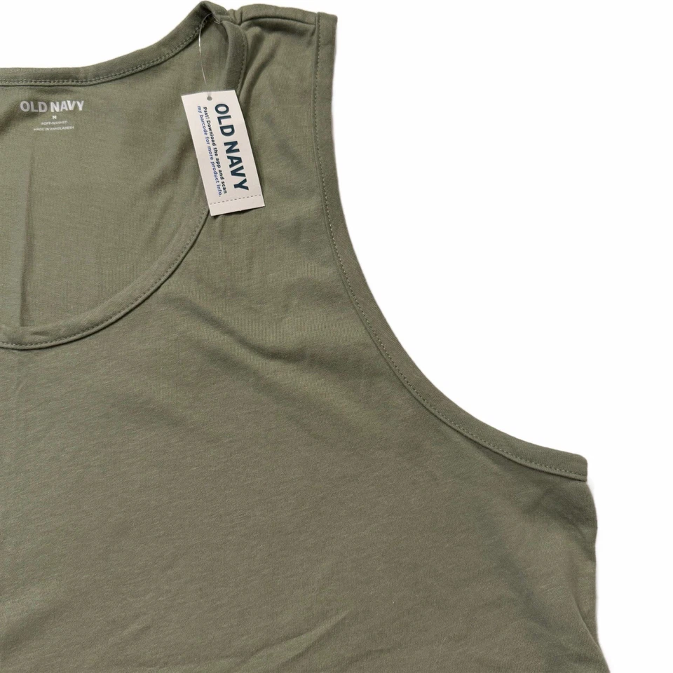 Men's Tank Top Size Medium Scoop Neck Wide Strap Green NWT