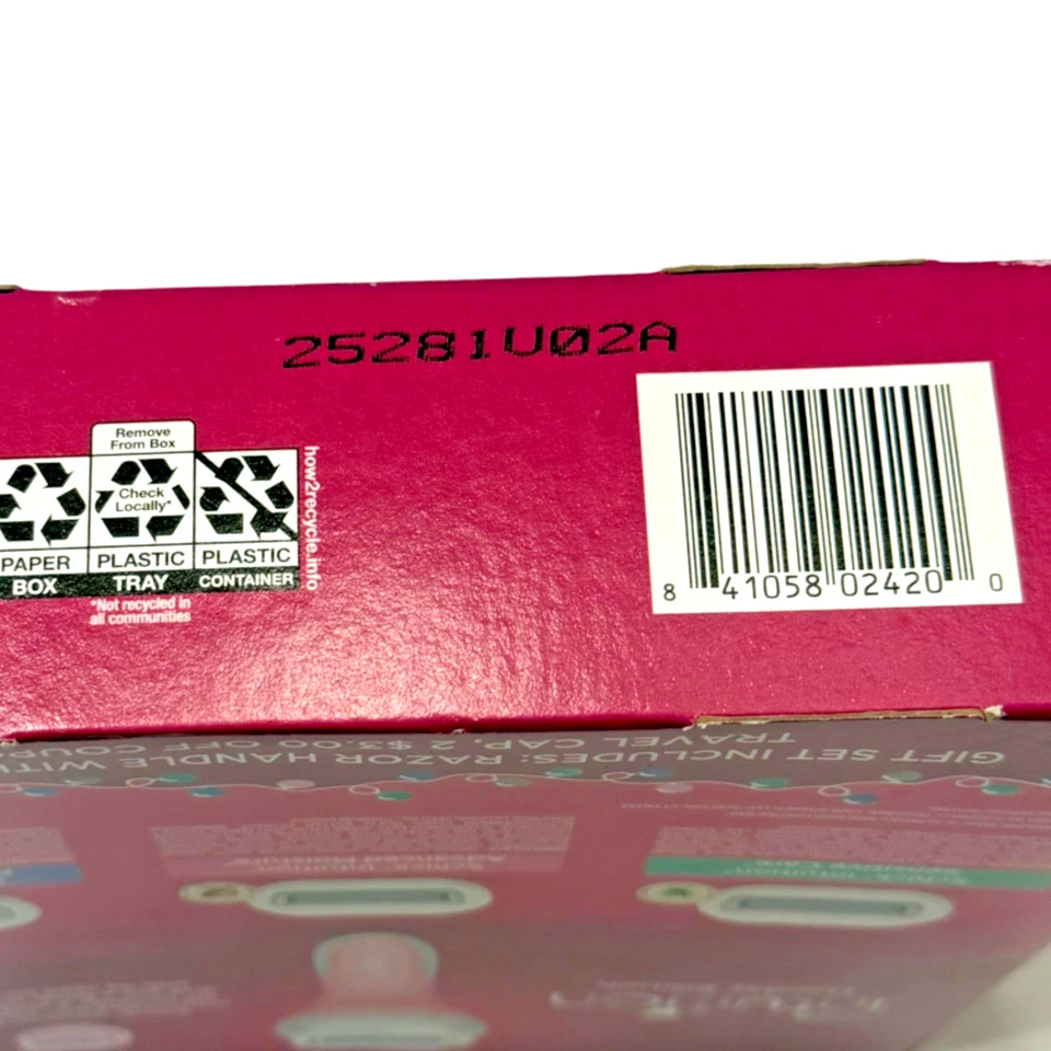 NIB Shick Intuition, Women’s Razor, Set With Three Refills And Travel Cap #7019
