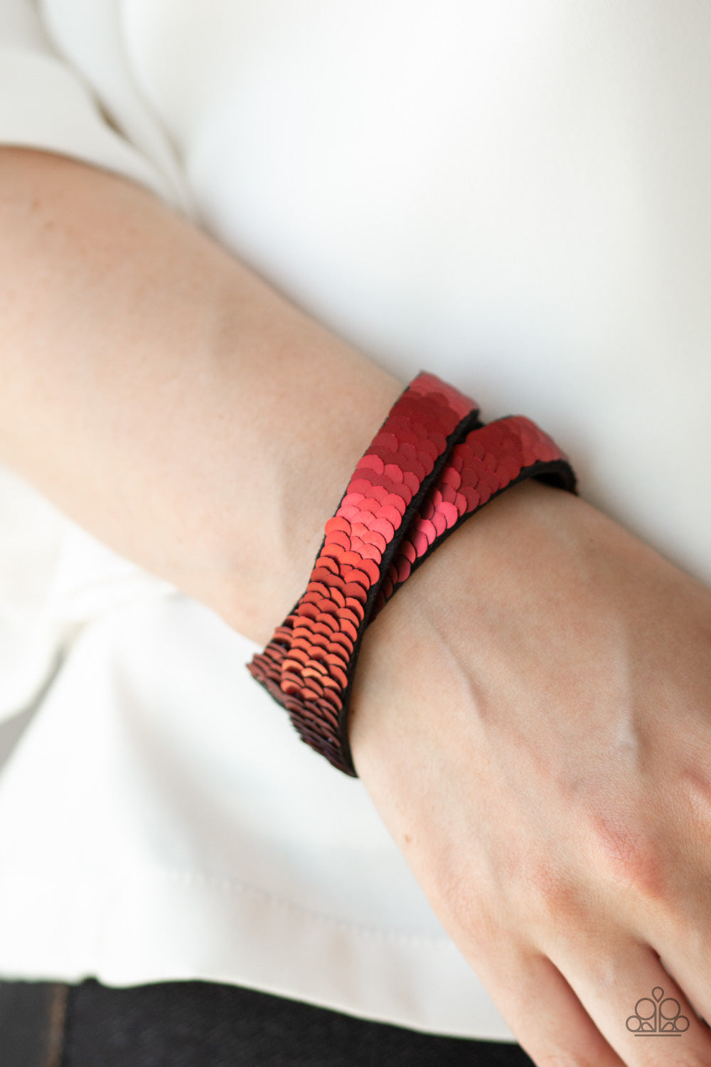 Under The SEQUINS - Brown / Red