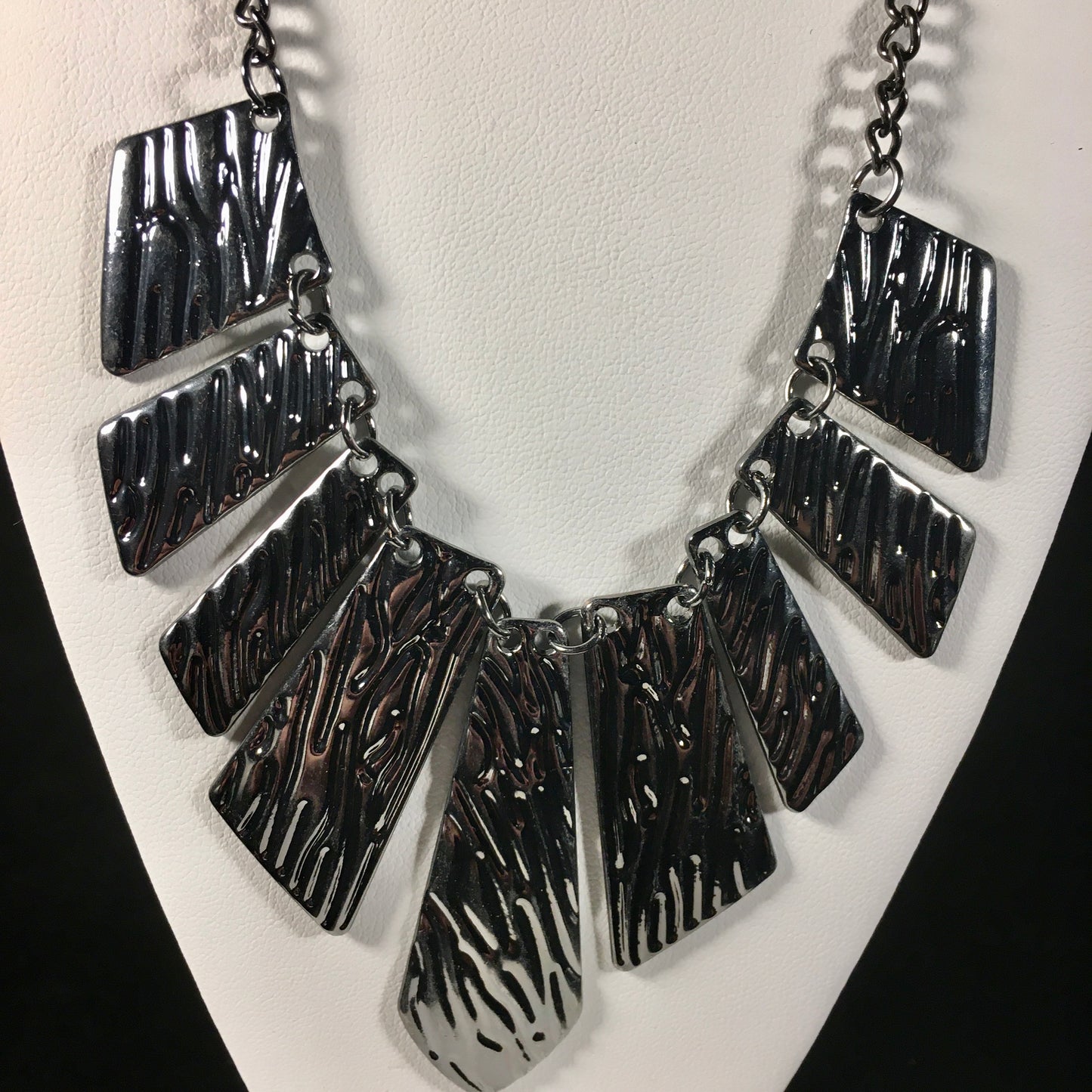 Texture Tigress - Black