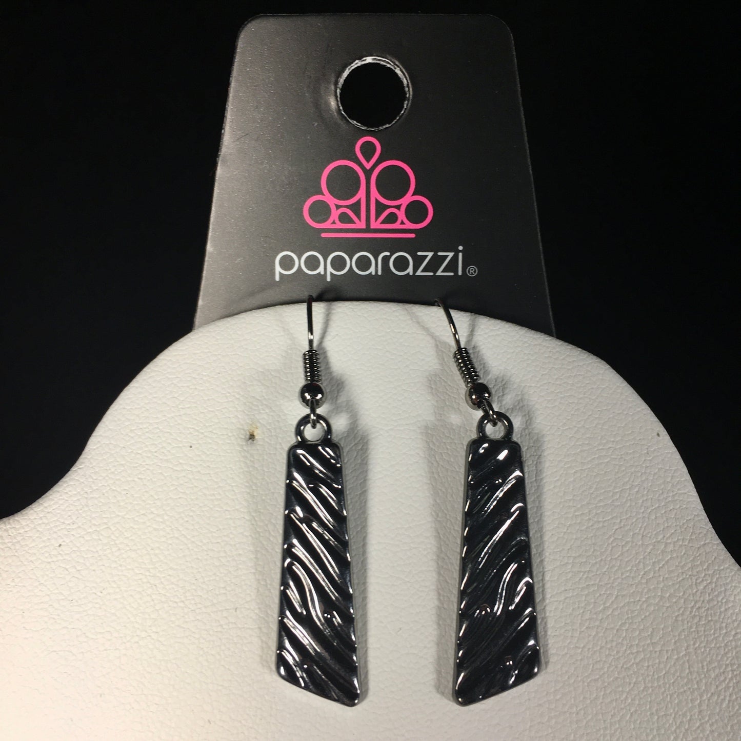 Texture Tigress - Black