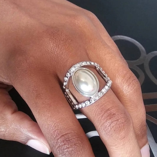 Radiating Riches- White