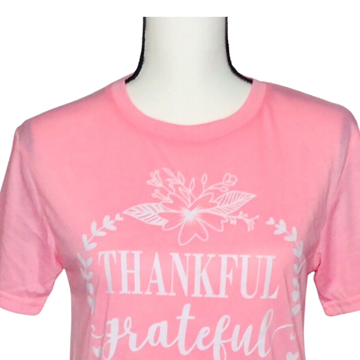 Women's T-Shirt Thankful Grateful Blessed Heart Wreath Light Pink Size Small NEW
